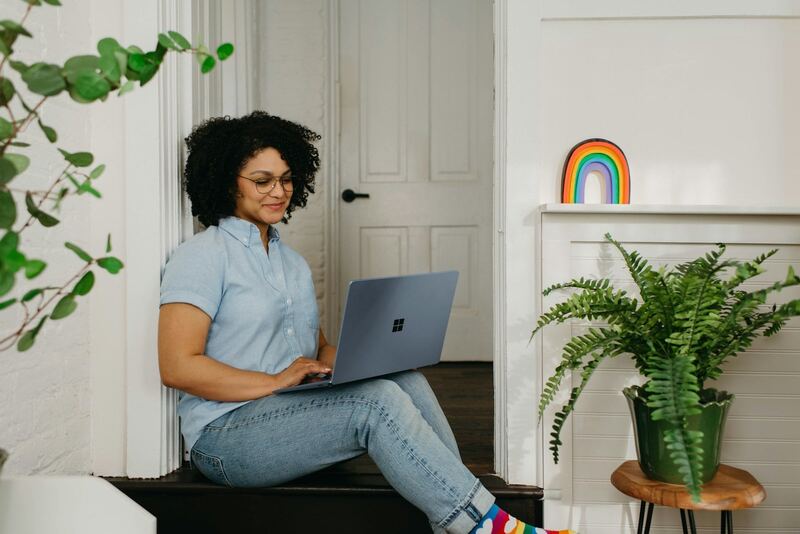 How to Engage Your Premium.Chat Contacts and Turn Visitors Into Paying Customers